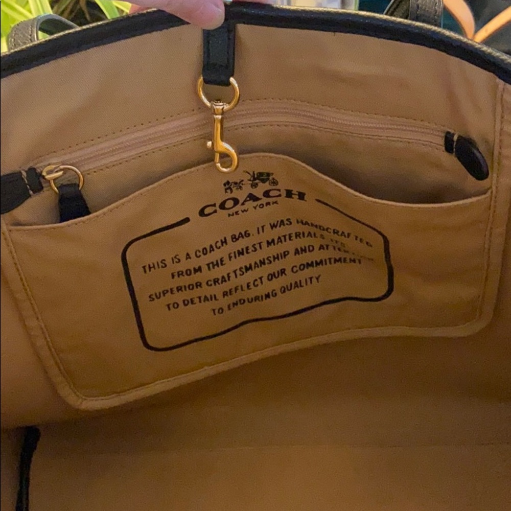 Coach handbag - Picture 9 of 9